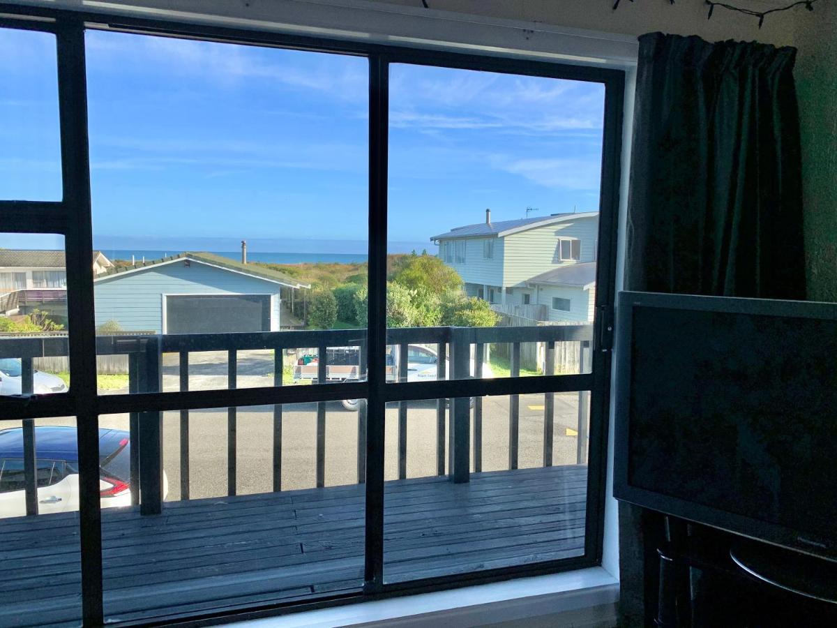 Sand Dunes Retreat Villa Otaki Beach Exterior photo