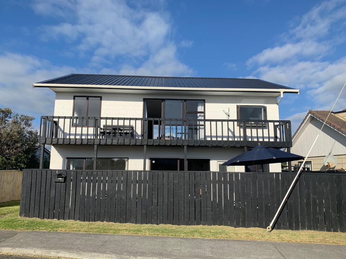 Sand Dunes Retreat Villa Otaki Beach Exterior photo